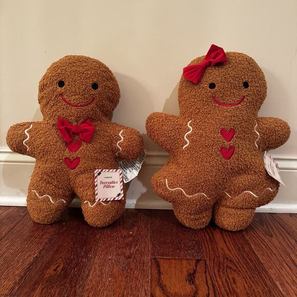 NEW 2 Target Bullseye Gingerbread Man Woman Pillow Christmas Cookie Cottage Core - Picture 3 of 10